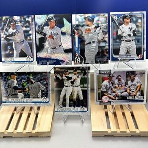 4 Aaron Judge Yankees cards w/ 3 Judge + teammates cards Lot of 7